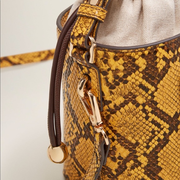 Mango Faux leather bucket bag bloggers fav - Picture 7 of 8